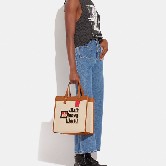 ✨Coach X Disney Field Tote With Walt Disney World Motif - Picture 4 of 6